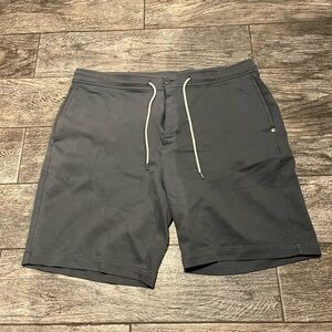 Vuori 8” inseem short XXL Grey